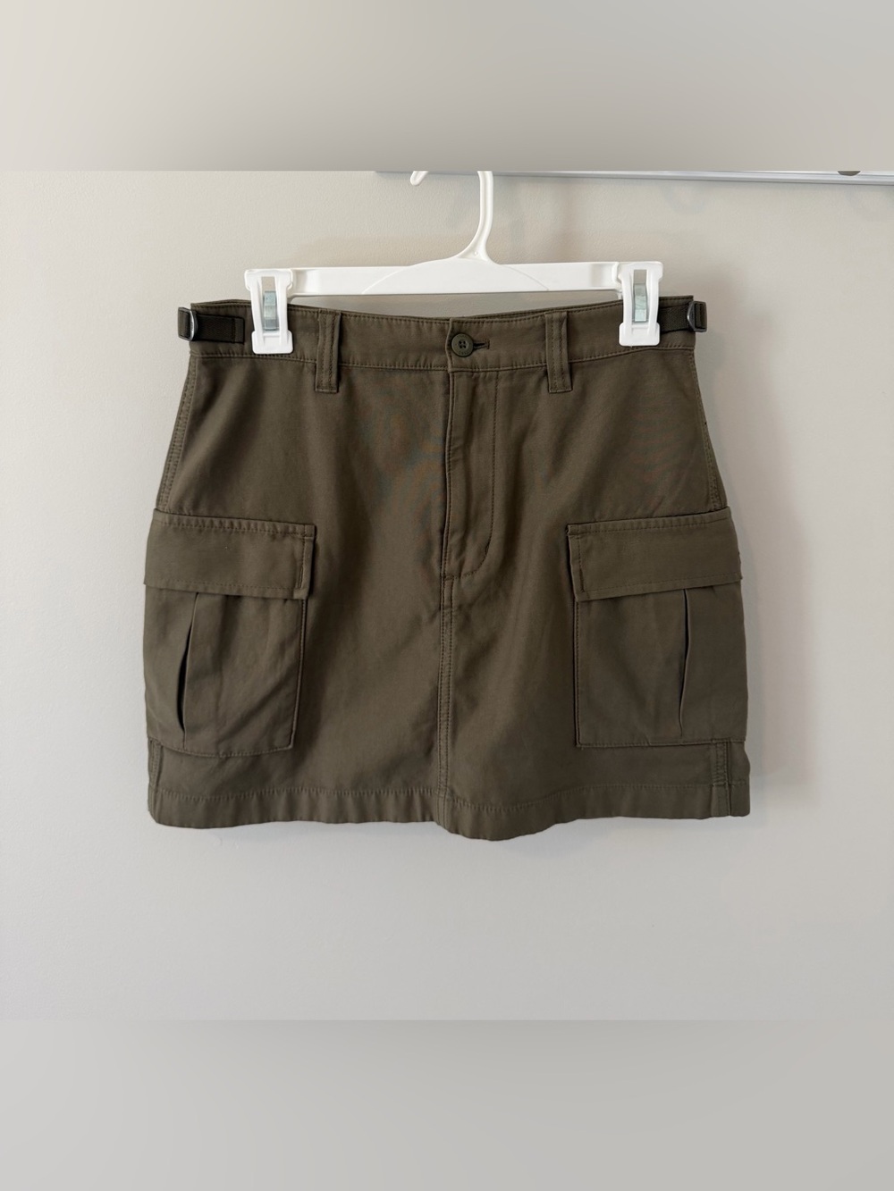 Aritzia TNA Supply Cargo Micro Skirt Green Size 6 Utility